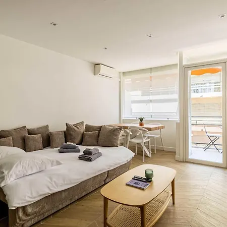 Cozy Renovated - Close To Martinez Apartment *